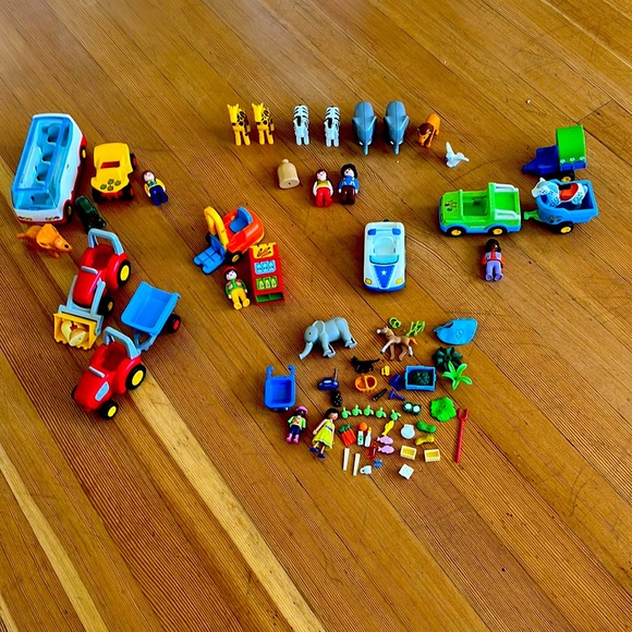 PlayMobil Toys Vintage 99 Playmobil Junior And Play Mobile 1990 Lot